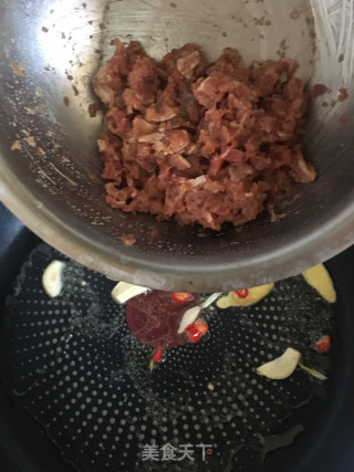 牛肉末炒黑木耳的做法步骤：7