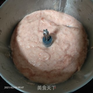 自制猪肉丸的做法步骤：2