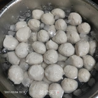 自制猪肉丸的做法步骤：6