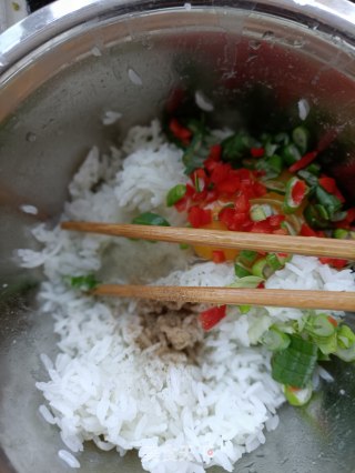米饭鹅蛋饼的做法步骤：3