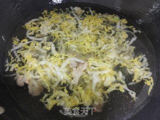 砂锅粉丝酸菜煲的做法步骤：6