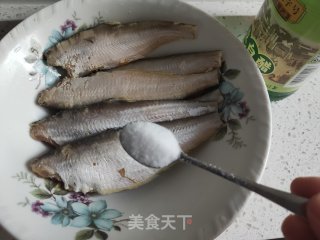香煎刺鱼的做法步骤：3