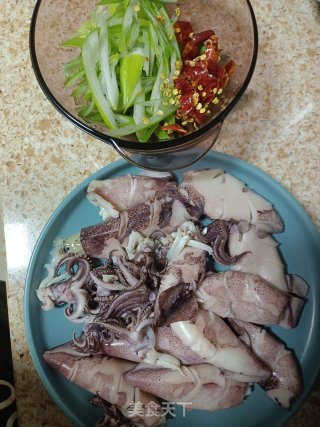 大葱炒海兔的做法步骤：2