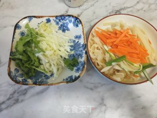 炒饼的做法步骤：1