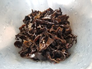 鱼香肉丝的做法步骤：3