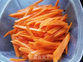 鱼香肉丝的做法步骤：4