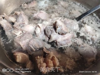 牛腩腐竹汤的做法步骤：1