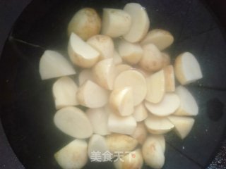 白水煮土豆的做法步骤：2