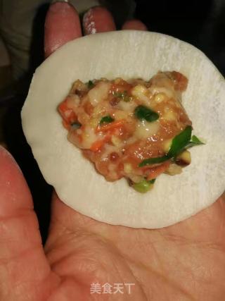 香菇鲜肉饺子的做法步骤：2