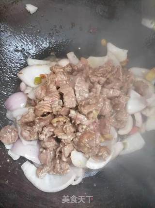 洋葱炒牛肉的做法步骤：6