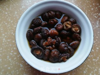 鲜香炖土鸡的做法步骤：4