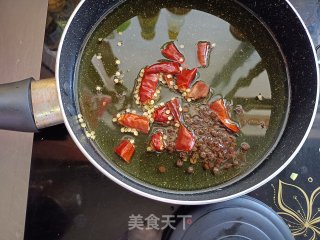 过年必备 尖椒皮蛋的做法步骤：6