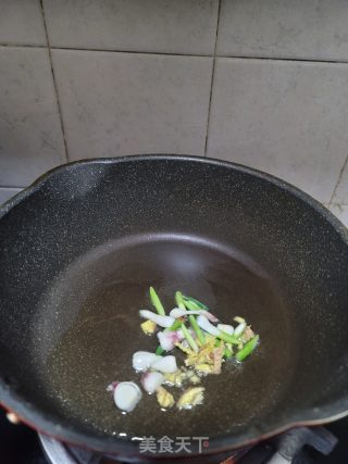 牛肉炒酸菜的做法步骤：4