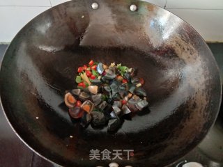 香辣皮蛋的做法步骤：4