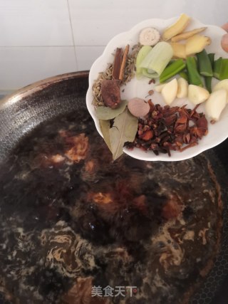 红烧牛肉土豆豆角的做法步骤：11