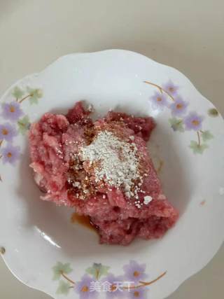 鲜肉馄饨的做法步骤：1