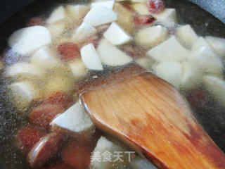香肠炖芋艿的做法步骤：6