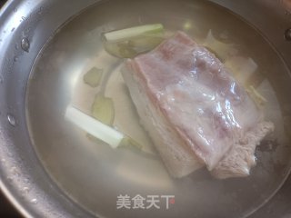 川味回锅肉的做法步骤：2