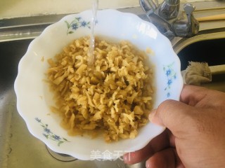 广东菜脯炒海米的做法步骤：2