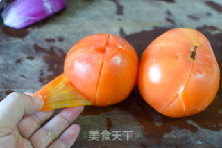 西红柿牛肉丸子汤的做法步骤：2