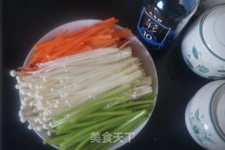 原汁原味白灼三彩时蔬的做法步骤：1