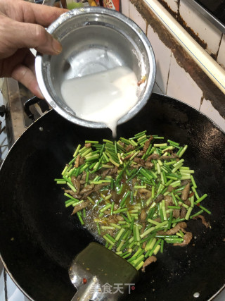 蒜苔肉丝的做法步骤：4