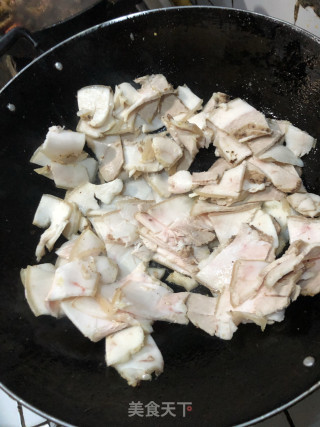 蒜苗五花肉的做法步骤：1