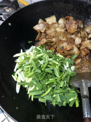 蒜苗五花肉的做法步骤：4