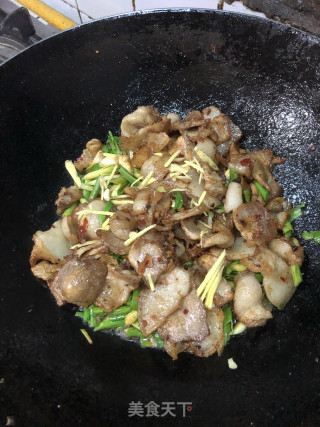 蒜苗五花肉的做法步骤：5