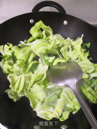 炝炒莲花白的做法步骤：3