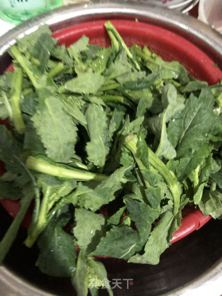 火爆油菜苔的做法步骤：1