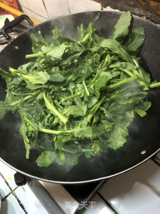 火爆油菜苔的做法步骤：4