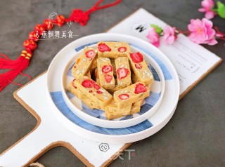 新年必备糖果！越嚼越香的咸蛋黄草莓牛轧糖的做法步骤：13
