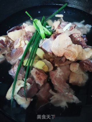 啤酒鸭的做法步骤：1
