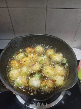炸萝卜豆腐丸子的做法步骤：9