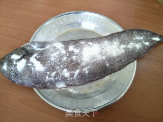 麻辣酱炖比目鱼的做法步骤：1