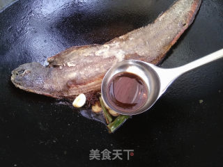 麻辣酱炖比目鱼的做法步骤：4