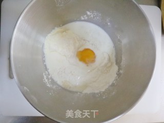 自制基础汉堡胚❗️松软微甜做法详细，可当小餐包❤️放三天都不会变硬的做法步骤：2