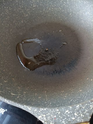 蒜苗炒腊肉的做法步骤：3