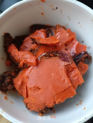 蒜苗炒腊肉的做法步骤：5