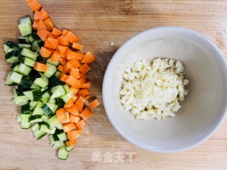咸鲜可口的咸蛋黄豆腐羹的做法步骤：2