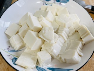 咸鲜可口的咸蛋黄豆腐羹的做法步骤：3