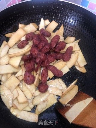 冬笋炒腊肠的做法步骤：8