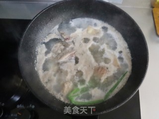 当心倒春寒❤️来碗隔水清炖香菇鸡汤提高机体免疫力❗️汤清味鲜的做法步骤：3
