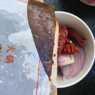 香辣年糕肥牛煲的做法步骤：3