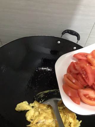 番茄炒鸡蛋的做法步骤：3