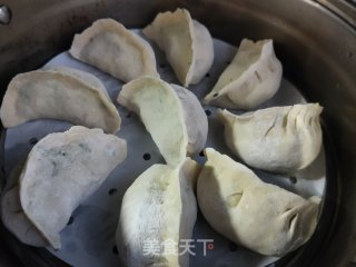玉米面野菜鸡蛋蒸饺的做法步骤：11