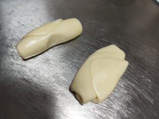 蛋黄酥的做法步骤：23