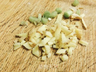 茭白酱焖毛豆仁的做法步骤：4