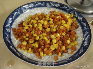 胡萝卜炒玉米的做法步骤：6